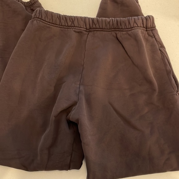 Sold on Depop - SET ACTIVE Unisex Sweatpants - ESPRESSO
L / Espresso - Picture 7 of 7
